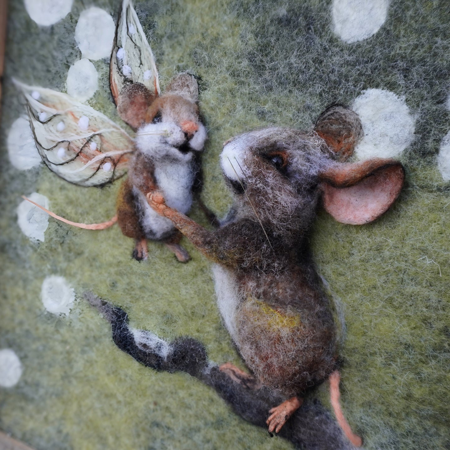 Wool Painting "Time to Fly" from the Mini Marvels: Circular Creations collection